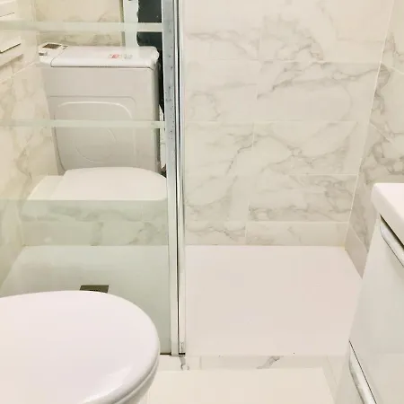 Modern And Design Near The With Large Swimming Pools Appartamento Lloret de Mar