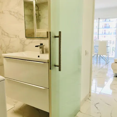 Modern And Design Near The With Large Swimming Pools