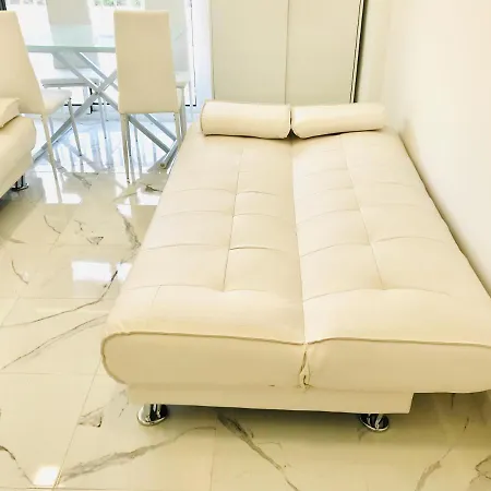 Modern And Design Near The With Large Swimming Pools *