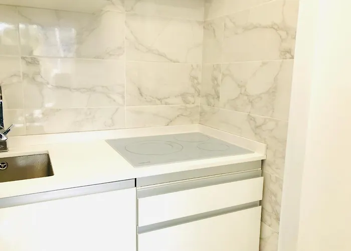 公寓 Modern And Design Near The With Large Swimming Pools *