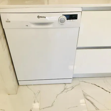 Modern And Design Near The With Large Swimming Pools Appartement *