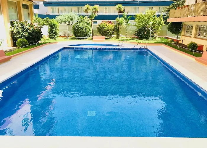 Apartamento Modern And Design Near The With Large Swimming Pools