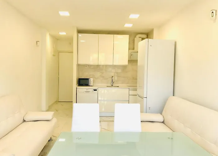 Modern And Design Near The With Large Swimming Pools