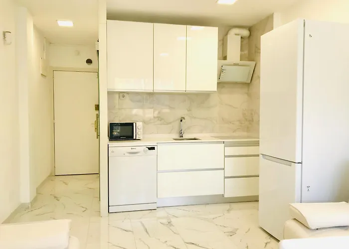 Апартаменти Modern And Design Near The With Large Swimming Pools *