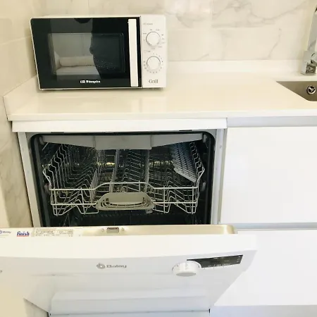 Modern And Design Near The With Large Swimming Pools *