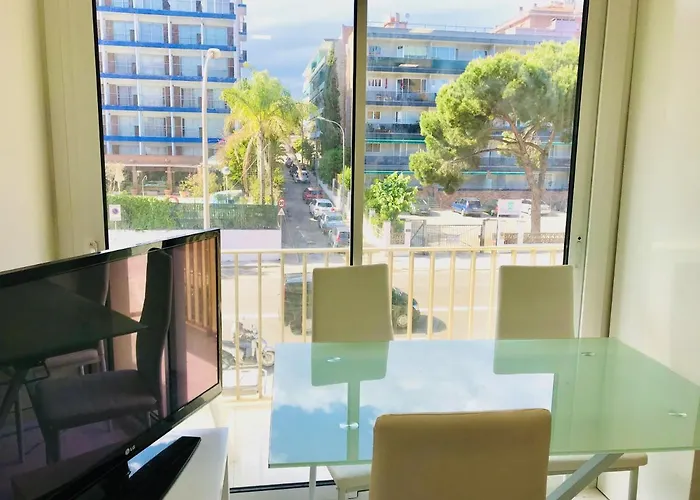 Modern And Design Near The With Large Swimming Pools 아파트