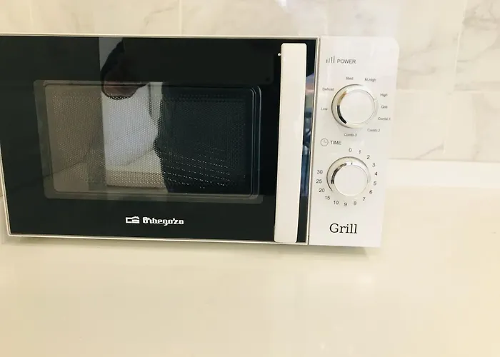 Modern And Design Near The With Large Swimming Pools 아파트 *